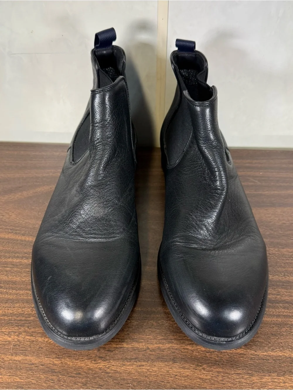 Vince Camuto Laken Lug Black Leather Chelsea Boots Mens 11 Pull On EUC
